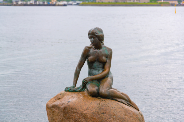 iconic building image