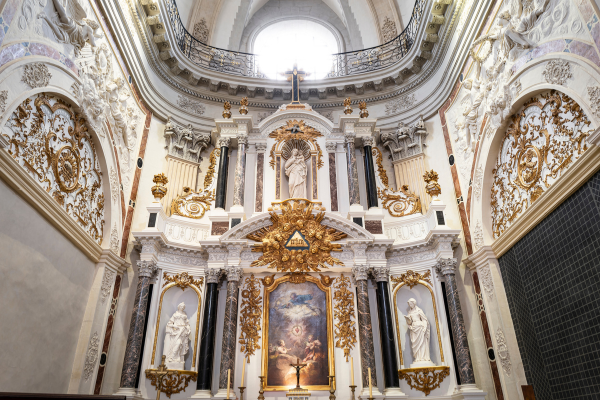 iconic building image