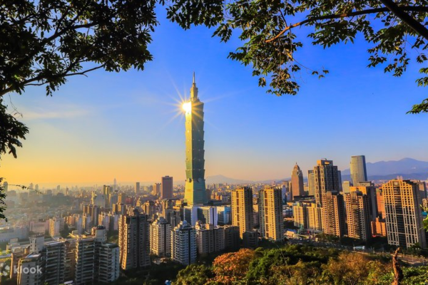 iconic building image